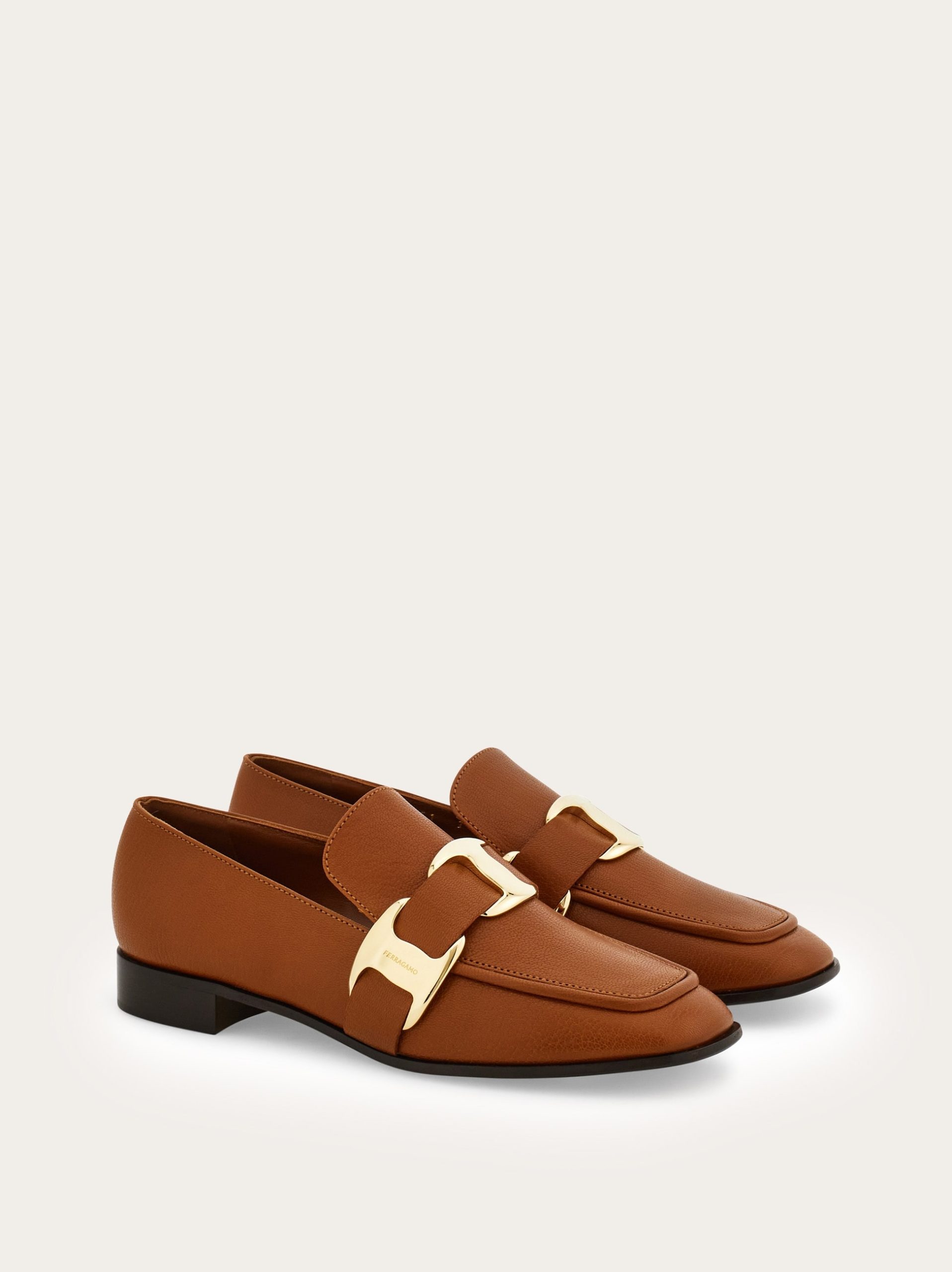Ferragamo Maxi Vara plate loafer - Image 6